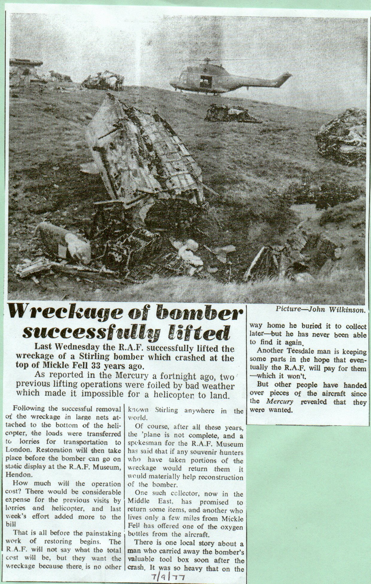  Wreckage of bomber successfully lifted

photo, Mickle Fell, history, plane crash